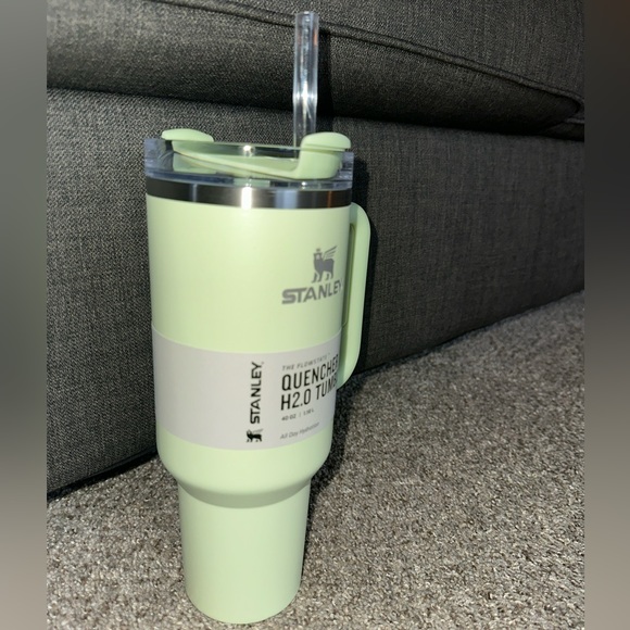 Green Stanley 40oz Pale Lime Pastel St Pattys Day Cup - Picture 5 of 10